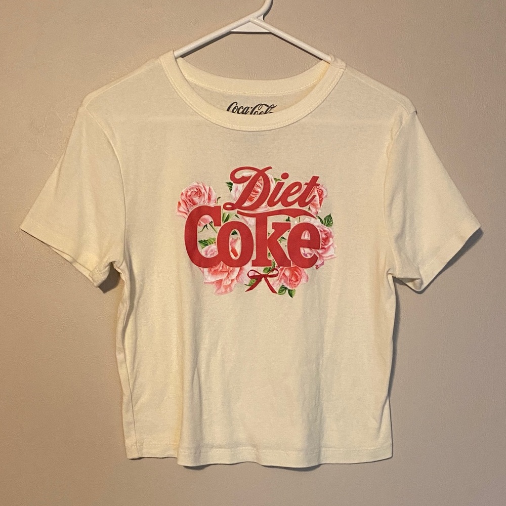 💐 Coca-Cola Diet Coke Floral Crop Top in Cream and Red